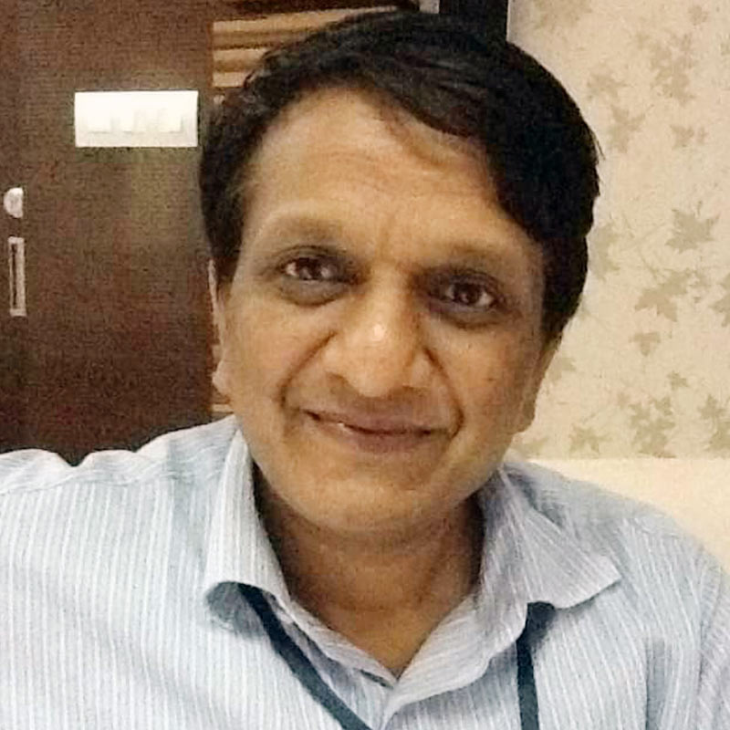 ইডি সূত্রে জানা যায়, প্রাথমিক ভাবে নথি সংগ্রহ এবং পার্থকে জিজ্ঞাসাবাদ করে মণীশের দাবি যাচাই করা হয়। কোনও রকম তলবি নোটিস ছাড়াই শুক্রবার সকাল সাড়ে সাতটায় পার্থকে ঘুম থেকে তুলে জিজ্ঞাসাবাদ শুরু করেন তদন্তকারীরা। পরের দিন গ্রেফতার করা হয় তাঁকে। গ্রেফতার করা হয় তাঁর ‘ঘনিষ্ঠ’ বলে পরিচিত অর্পিতাকেও। সেই থেকে দু’জনেই জেলবন্দি। বার বার খারিজ হয়েছে জামিনের আবেদন।