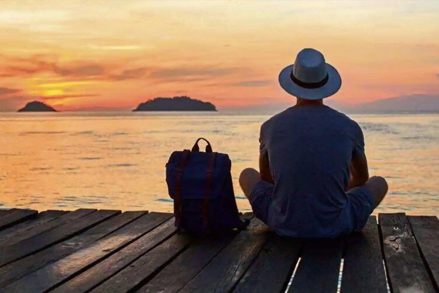 মোরগের জাতকদের প্রতি চাওয়ের পরামর্শ, ‘‘চলতি বছর ভ্রমণে বেরিয়ে পড়ুন। দ্বন্দ্বের মুখে পড়লেও তা ভালর জন্যই হবে।’’