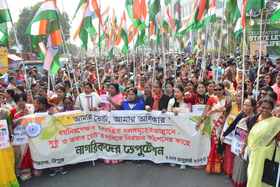 ত্রিপুরায় সব নাগরিকের সুষ্ঠু ভোটের দাবিতে মিছিলে সিপিএম, কংগ্রেস-সহ বিরোধী দলের নেতারা।