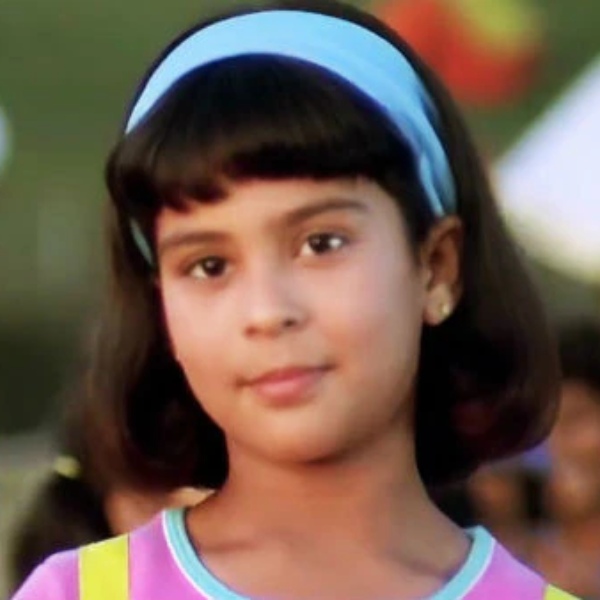 প্রেম এবং বন্ধুত্বের উপর কোনও হিন্দি ছবির কথা উঠলে সেই তালিকায় ‘কুছ কুছ হোতা হ্যায়’ সিনেমার নাম আসতে বাধ্য। শাহরুখ খান, রানি মুখোপাধ্যায় এবং কাজলের পাশাপাশি এই ছবিতে দুর্দান্ত অভিনয় করেছিলেন সানা সইদ। ছবিতে শাহরুখের কন্যা অঞ্জলির চরিত্রে অভিনয় করেছিলেন তিনি।