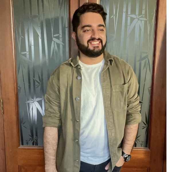 এক বিখ্যাত সংস্থার বিজ্ঞাপনেও অভিনয় করতে দেখা গিয়েছিল পারজ়ানকে। ‘কভি খুশি কভি গম’, ‘ব্রেক কে বাদ’, ‘সিকন্দর’ ছবিতে অভিনয় করেছেন তিনি।