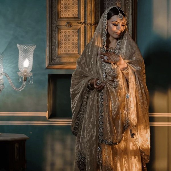 জয়পুরের মুন্দোতা ফোর্ট অ্যান্ড প্যালেসে বিয়ে করেন তিনি। কানাঘুষো শোনা যাচ্ছে যে, ওটিটি প্ল্যাটফর্মে হংসিকা এবং সোহেলের বিয়ের অনুষ্ঠান দেখানো হবে।