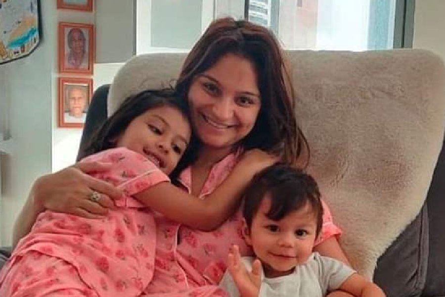 ডিম্পি, রোহিতের কন্যার নাম রেয়ানা। এর পর ডিম্পি দ্বিতীয় বার মা হন ২০২০ সালে। তাঁদের পুত্রের নাম আরিয়ান। ২০২২ সালে আরও এক পুত্রসন্তানের জন্ম দিয়েছেন ডিম্পি।