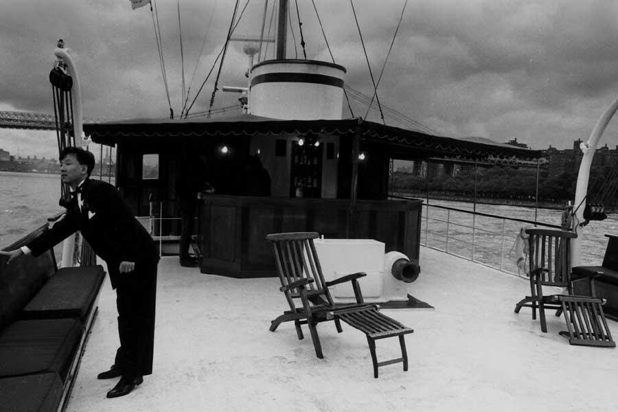 ওই ২ ডুবুরি জানিয়েছেন, বজরাটি ২০০ ফুট লম্বা। ওই বজরাটি সে সময় চর্চার কেন্দ্রবিন্দুতে ছিল। মনে করা হত, ওই বজরায় উঠে সকলেই মদ্যপান করতেন। মদ্যপানের জন্য ওই বজরার নামডাক ছিল।