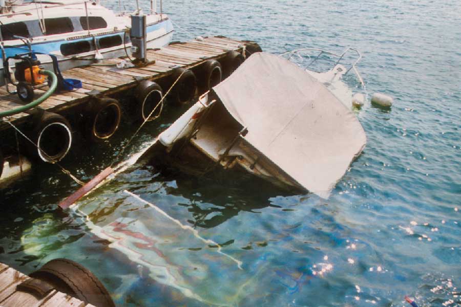 ১৯৩২ সালের অগস্ট মাসে ডুবে গিয়েছিল ওই বজরা। কী কারণে সেটি ডুবে গেল, সেই রহস্যের কিনারা এখনও হয়নি। এর ব্যাখ্যা কেউই দিতে পারেননি। 