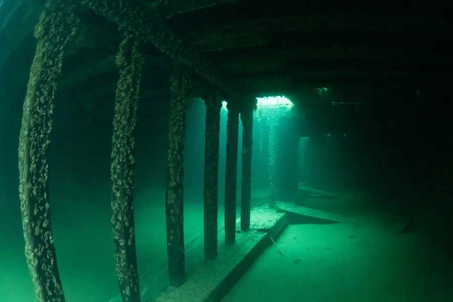 এ নিয়ে একটি প্রতিবেদন প্রকাশিত হয়েছিল ‘দ্য নর্দার্ন এক্সপ্রেসে’। তাতে লেখা হয়েছিল, যে দিন বজরাটি ডোবে, তার কয়েক ঘণ্টা আগেও সেটি জলে ভেসেছিল। কিন্তু কিছু একটা ঘটে। যে কারণে আচমকা ডুবে গিয়েছিল সেটি। 