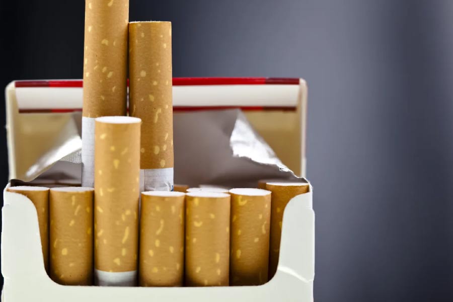 তবে এই সিগারেট সবচেয়ে বড় ধাক্কা খেয়েছিল গ্রাহকদের কাছে। অনেক ধূমপায়ী এই সিগারেটের স্বাদ নিয়ে বিরক্তি প্রকাশ করেছিলেন। কেউ বলেছিলেন, এই সিগারেটের স্বাদ অনেকটা কয়লার মতো। অনেকেই কেনার পর এই সিগারেট ফেলে দেন। ফলে ধাক্কা খায় ব্যবসা।