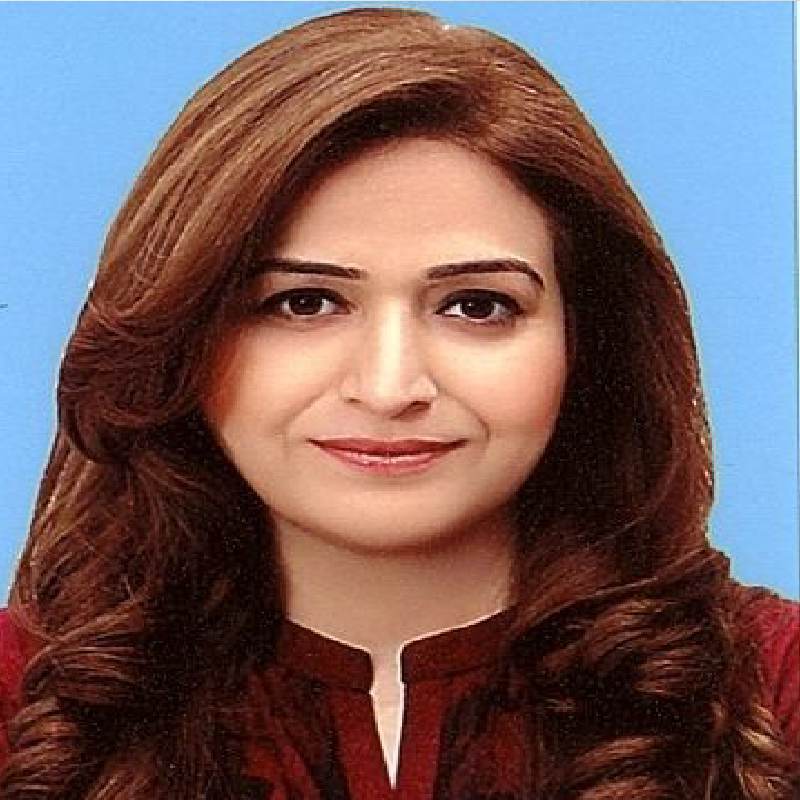 পাকিস্তানের আর এক উল্লেখযোগ্য ধনী রীতা ঈশ্বর। রাজনৈতিক মহলে তাঁর পরিচিতি রয়েছে। ২০১৩ সাল থেকে ২০১৮ সাল পর্যন্ত পাকিস্তানের ন্যাশনাল অ্যাসেম্বলির সদস্য ছিলেন রীতা।