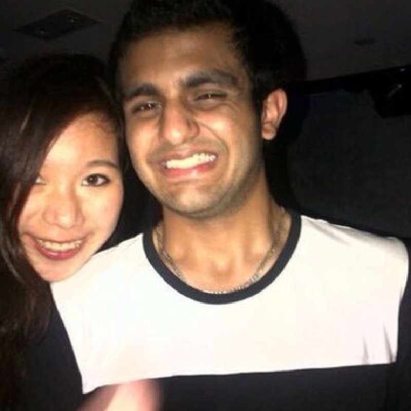 স্নুকার খেলেন নবীন। ২০০৬ সালে জর্ডনে ইন্টারন্যাশানাল বিলিয়ার্ডস এবং স্কুকার ফেডারেশন আয়োজিত বিশ্ব চ্যাম্পিয়নশিপের কোয়ার্টার ফাইনালে পৌঁছেছিলেন তিনি। ভারতীয় মুদ্রায় তাঁর সম্পত্তির পরিমাণ ৭২ কোটি টাকার বেশি। 