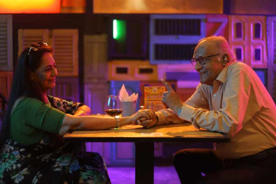 ‘দিলখুশ’ ছবির একটি দৃশ্যে অনসূয়া মজুদার এবং পরান বন্দ্যোপাধ্যায়।