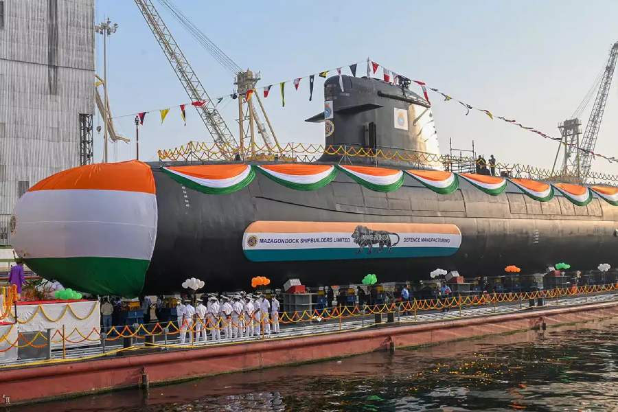 বাগিরের শরীরে রয়েছে অসংখ্য সেন্সর। নৌবাহিনীর কথায় বিশ্বের সেরা সেন্সর ব্যবহার করা হয়েছে এই সাবমেরিনে। এই সেন্সরের সাহায্যেই শত্রুপক্ষের অবস্থান অনেক দূর থেকে বুঝতে পারবে সে এবং আড়াল করতে পারবে নিজেকে।