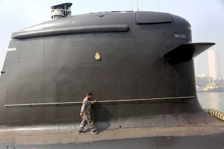 এই দুই অস্ত্রে শত্রুপক্ষের বড় বহরকেও বেশ কিছু ক্ষণের জন্য ঘায়েল করতে পারবে বাগির। অর্থাৎ গোয়েন্দাগিরির পাশাপাশি মারধর করতেও সিদ্ধহস্ত বাগির। 