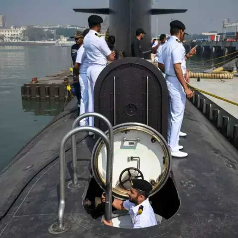 যে কোনও গোপন অভিযানেও সাহায্য করার ক্ষমতা রয়েছে বাগিরের। অবস্থান গোপন রেখে নৌ কম্যান্ডোদের যথাস্থানে পৌঁছে দিতে পারবে সে।