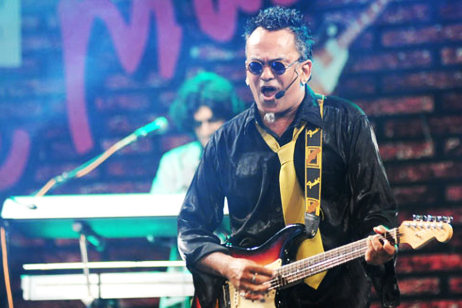 ভোপাল গ্যাস দুর্ঘটনায় ক্ষতিগ্রস্তদের সাহায্যার্থে ১৯৮৬ সালে মুম্বইতে একটি কনসার্টের আয়োজন করা হয়েছিল। এই কনসার্টে দু’টি গান গেয়েছিলেন রেমো। দূরদর্শনে  তাঁর গাওয়া গান দু’টি চালানো হয়েছিল।