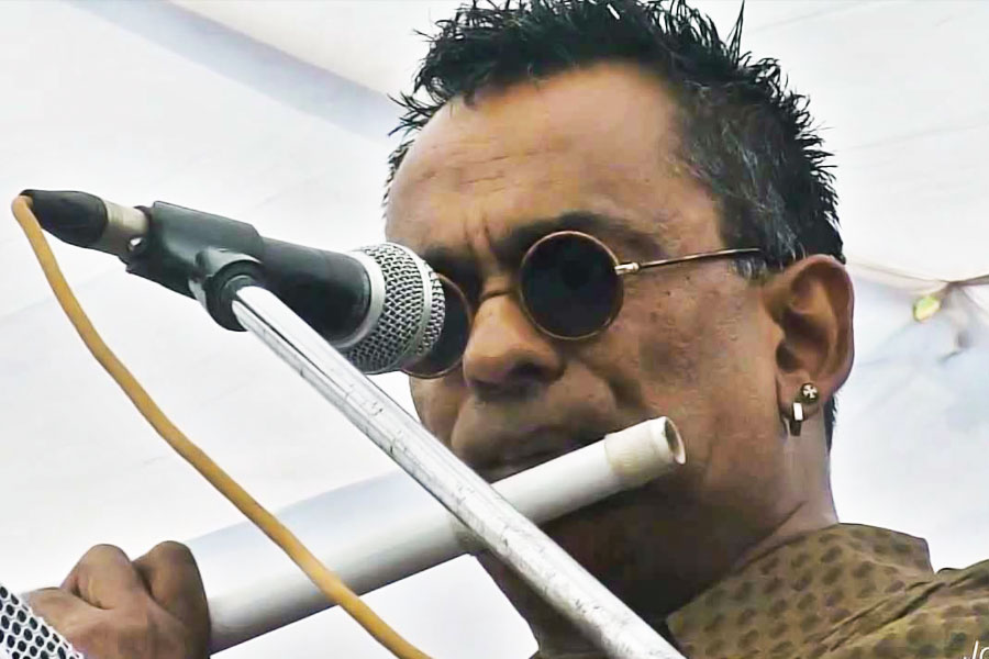 ২০০৭ সালের জানুয়ারি মাসে পদ্মশ্রী সম্মানে ভূষিত হয়েছিলেন রেমো। দীর্ঘ সময় বলিউড থেকে বিরতি নেওয়ার পর ২০১১ সালে আবার ফিরে আসেন রেমো। বিজয় নাম্বিয়ার পরিচালিত ‘ডেভিড’ ছবিতে গান গেয়েছিলেন তিনি। 