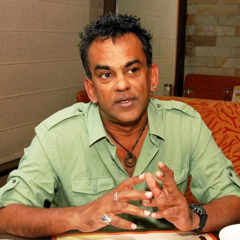 ২০১৩ সালে ‘লভ ইউ সোনিয়ো’ ছবির মূল গানটি গেয়েছিলেন রেমো। ২০১৩ সালের ডিসেম্বর মাসে আপ পার্টিতে যুক্ত হলেও ২০১৪ সালের মার্চ মাসে রাজনীতি থেকে সরে যান তিনি।