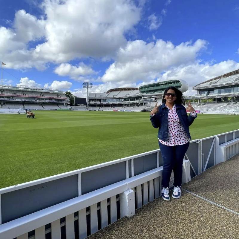 ২০১৯ সালে অ্যাটলির পরিচালনায় মুক্তি পায় তামিল ছবি ‘বিজিল’। এই ছবির সঙ্গীত পরিচালনার দায়িত্বে ছিলেন এ আর রহমান। এই ছবিতে ‘মাথারে’ গানটি গেয়েছিলেন সিরীশা।