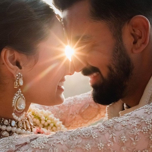 ওই পোস্টেই আথিয়া আরও লিখেছেন, ‘আজ ভালবাসার লোকের সঙ্গে বিবাহবন্ধনে আবদ্ধ হয়েছি। ভালবাসাপূর্ণ হৃদয় নিয়ে জীবনের এই নতুন যাত্রায় আপনাদের আশীর্বাদ চাই।’