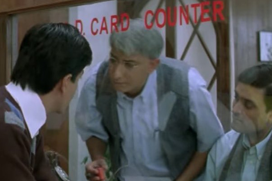 বিবেক এবং রমনকে ‘ম্যায় হুঁ না’ ছবিতে পিয়নের চরিত্রে অভিনয় করতে দেখা গিয়েছিল। এই প্রসঙ্গে পরিচালক ফারাহ এক সাক্ষাৎকারে বলেছিলেন, ‘‘শাহরুখের বন্ধুরা দিল্লি থেকে এসেছিল। আমি ওদের জন্য পিয়নের চরিত্র বেছে রেখেছি শুনে ওরা প্রথমে অবাক হয়ে গিয়েছিল।’’