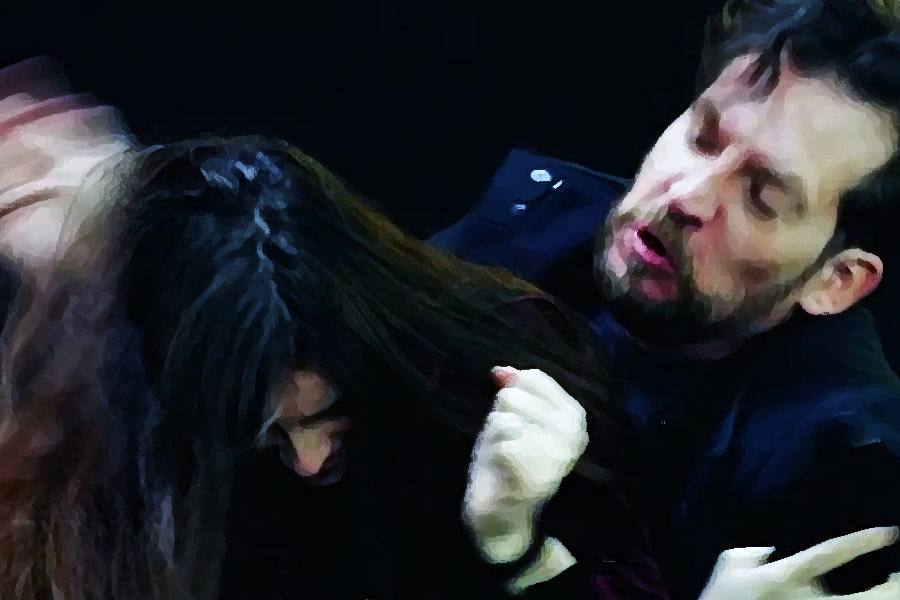 যৌন হেনস্থার অভিযোগ স্বীকার করে নিয়ে ওই যুবক জানিয়েছিলেন, তিনি নাবালিকাকে চুম্বন করেছিলেন। নাবালিকাকে দেখে ২০-২৫ বছরের তরুণী মনে হয়েছিল, সে কারণেই তাঁকে চুম্বন করেছিলেন বলে দাবি করেছিলেন ওই যুবক। 