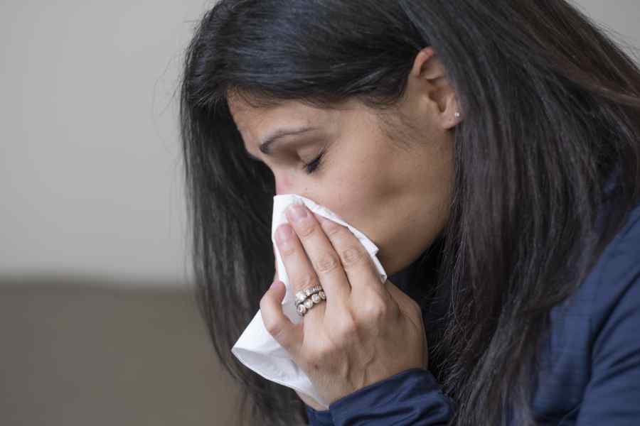 অ্যালার্জির সমস্যার সবচেয়ে বড় কারণ হল দূষণ।