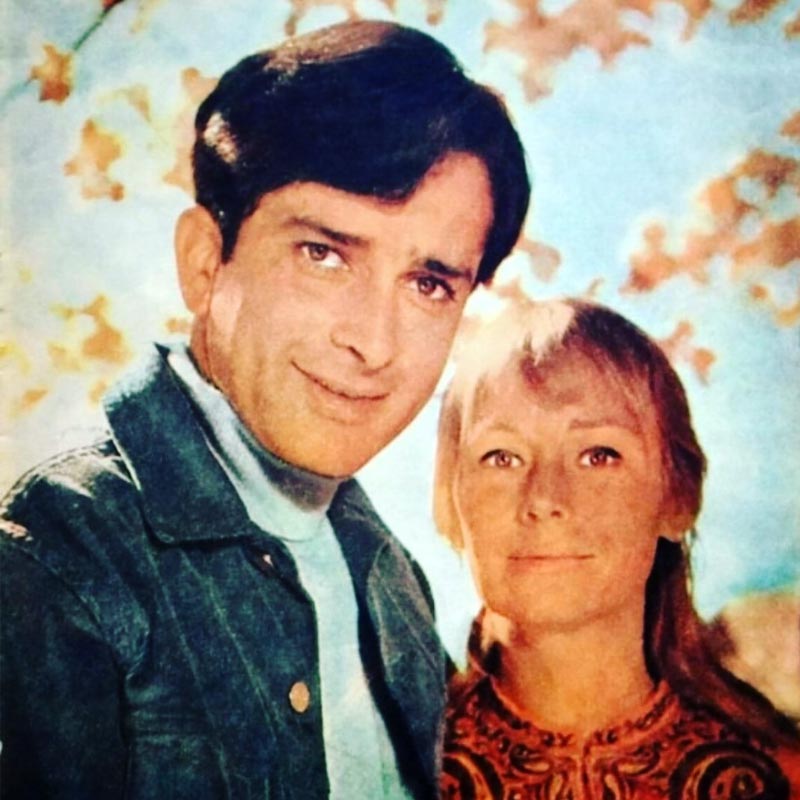 শশী এবং জেনিফার দু’জনে বিয়ের সিদ্ধান্ত নিলে জেনিফারের বাবা আপত্তি জানান। কিন্তু শশীর সঙ্গে ঘর করবেন বলে ১৯৫৮ সালে মুম্বইয়ে আসেন জেনিফার। ওই বছর জেনিফার এবং শশী বিয়ে করেন। ১৯৮৪ সালে কর্কটরোগে আক্রান্ত হয়ে মারা যান জেনিফার। শশী প্রয়াত হন ২০১৭ সালে।