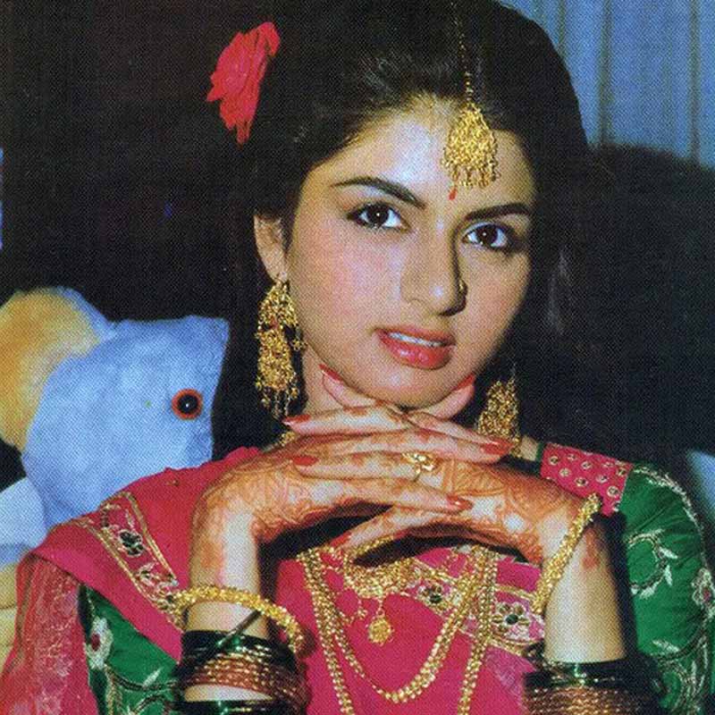 ১৯৮৯ সালে ‘ম্যায়নে প্যার কিয়া’ ছবির নায়িকা ভাগ্যশ্রী এক সময়ে বিপুল জনপ্রিয় হয়েছিলেন। ২১ বছর বয়সে হিমালয় দাসানির সঙ্গে বিবাহবন্ধনে আবদ্ধ হন তিনি।