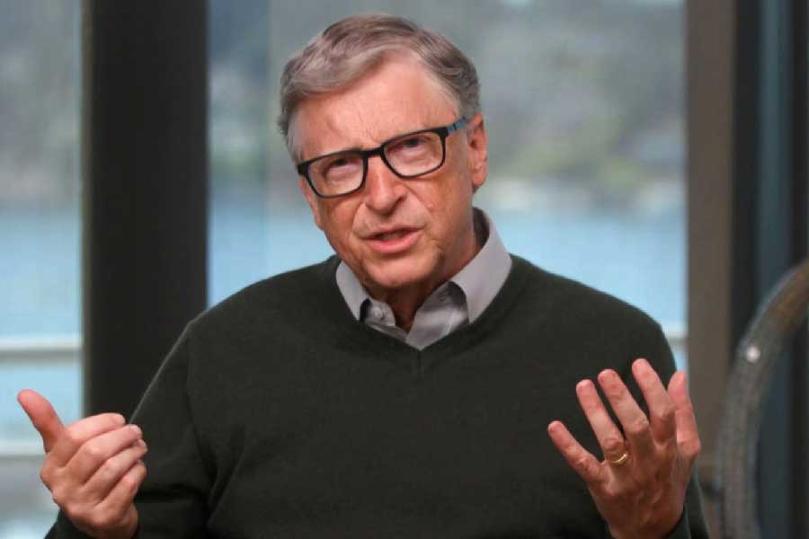 গত ১৮ জানুয়ারি একসঙ্গে ১০ হাজার কর্মী ছাঁটাই করেছে মাইক্রোসফট। যা এই সংস্থার মোট কর্মীসংখ্যার প্রায় ৫ শতাংশ। মনে করা হচ্ছে, ভবিষ্যতে আরও কর্মী ছাঁটাই করতে পারে এই সংস্থা। ছাঁটাই হয়ে যাওয়ার আশঙ্কা করছেন অন্যান্য তথ্যপ্রযুক্তি সংস্থাগুলির কর্মীরাও।