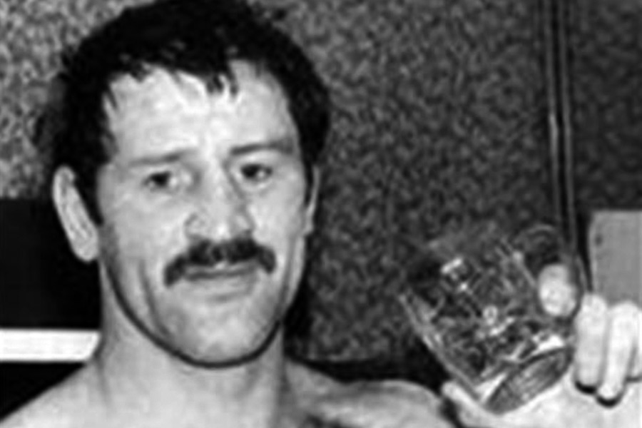 ছোটবেলা থেকেই বক্সিংকে পেশা হিসাবে বেছে নিতে চেয়েছিলেন পল। তবে কম বয়স থেকেই মদ্যপানের নেশা পেয়ে বসেছিল তাঁকে। তাতে তাঁর কম ক্ষতি হয়নি।