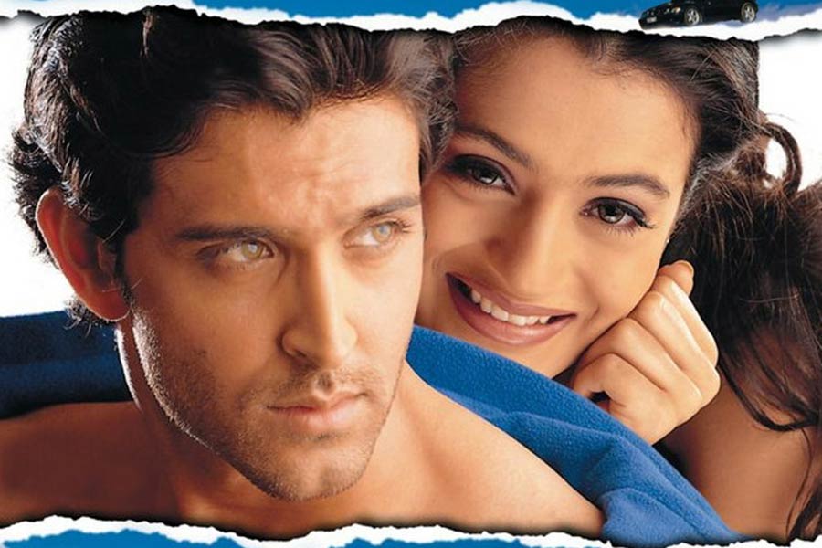 ২০০০ সালে রাকেশ রোশনের পরিচালনায় ‘কহো না... প্যার হে’ ছবিটি মুক্তি পায়। এই ছবির মাধ্যমে হৃতিককে প্রথম বড় পর্দায় দেখা যায়। অমিশা পটেলের বিপরীতে অভিনয় করেছিলেন তিনি।