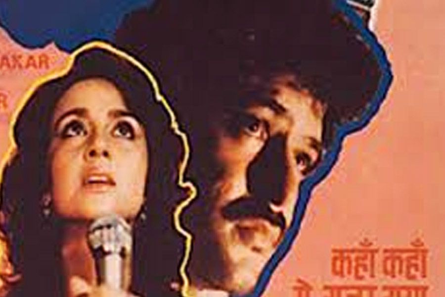 ‘রচনা’ ছবির আগে এমএস সাথ্যুর পরিচালিত ‘কাহাঁ কাহাঁ গুজর গয়ে’ ছবির শুটিং শেষ করে ফেলেছিলেন অনিল। ১৯৮১ সালে এই ছবির সমস্ত কাজ শেষ হয়ে গেলেও মুক্তি পেতে দেরি হচ্ছিল। শেষ পর্যন্ত ৫ বছর পর ১৯৮৬ সালে ‘কাহাঁ কাহাঁ গুজর গয়ে’ ছবিটি মুক্তি পায়।