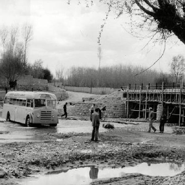 ১৩ জন কলকাতায় নেমে গেলেও সাত জন যাত্রী (দুই মহিলা এবং পাঁচজন পুরুষ) আবার ওই বাসেই  লন্ডনে ফিরে আসেন বলে শোনা যায়। 