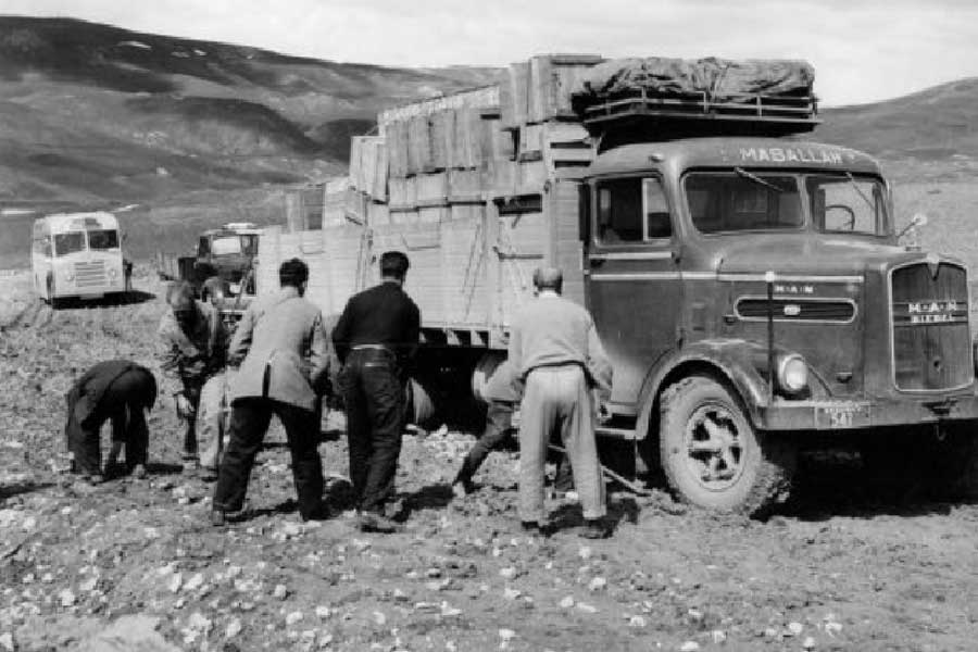 ভারতে প্রবেশের পর নয়াদিল্লি, আগরা, এলাহাবাদ, বারাণসী হয়েই নাকি সেই বাস কলকাতায় পৌঁছত। সেই সময় এই যাত্রাপথ পরিচিত ছিল ‘হিপি রুট’ নামে। 