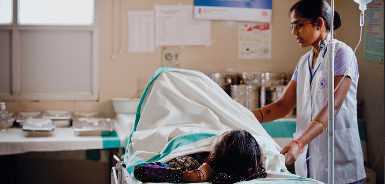 চিকিৎসাবিজ্ঞান ছাড়া নার্সিং নিয়ে পড়লেও স্বাস্থ্যক্ষেত্রে কাজ করা যায়। অতিমারির পর এই পেশার চাহিদা ব্যাপক ভাবে বেড়েছে।