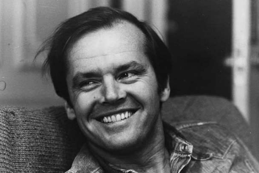 জন জোসেফ নিকলসনের নাম উঠলেই ‘দ্য শাইনিং’, ‘ব্যাটম্যান’, ‘দ্য ডিপার্টেড’ ছবির কথা মনে আসে। তবে অভিনেতার শয্যাসঙ্গীর সংখ্যাও কম ছিল না। এক সাক্ষাৎকারে জন জানিয়েছিলেন যে, তিনি বয়সের ধার ধারতেন না। প্রাপ্তবয়স্কা হলেই হল।