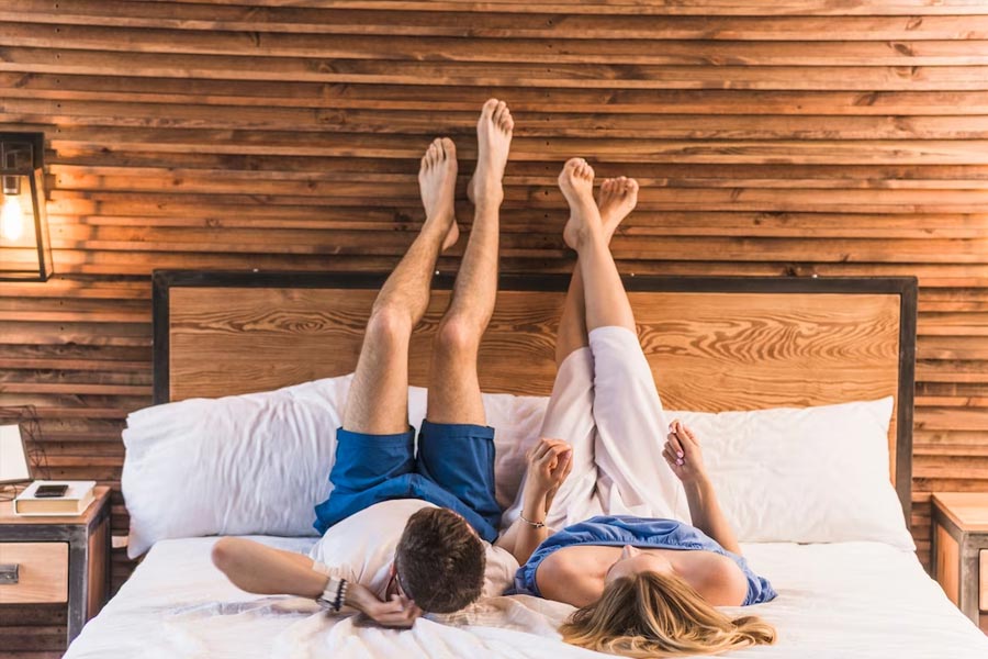 এই ছবিতে অভিনয় করার পর অভিনেত্রীর সঙ্গে অনেকেই ঘনিষ্ঠ হতে চেয়েছিলেন। তবে জেনি‌ফারের দাবি, তিনি ২০০ জনকে সরাসরি নাকচ করে দিয়েছিলেন। তবুও তাঁর শয্যাসঙ্গীর কখনও অভাব হয়নি।