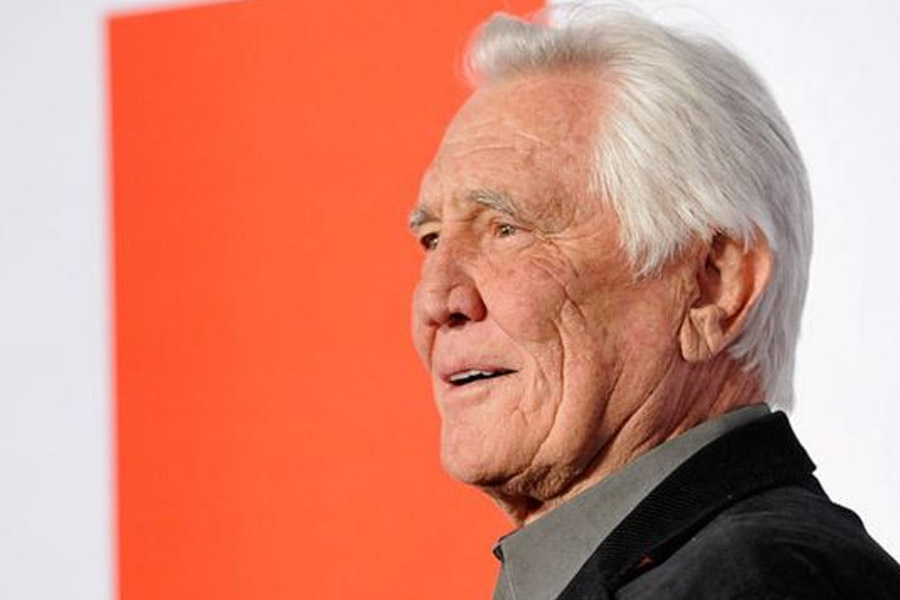 ১৯৬৯ সালে ‘অন হার ম্যাজেস্টিস সিক্রেট সার্ভিস’ চলচ্চিত্রে জেমস বন্ডের চরিত্রে অভিনয় করে জনপ্রিয় হয়েছিলেন জর্জ রবার্ট লেজনবি। বন্ডের চরিত্রে অভিনয় করা সর্বকনিষ্ঠ অভিনেতা তিনি।