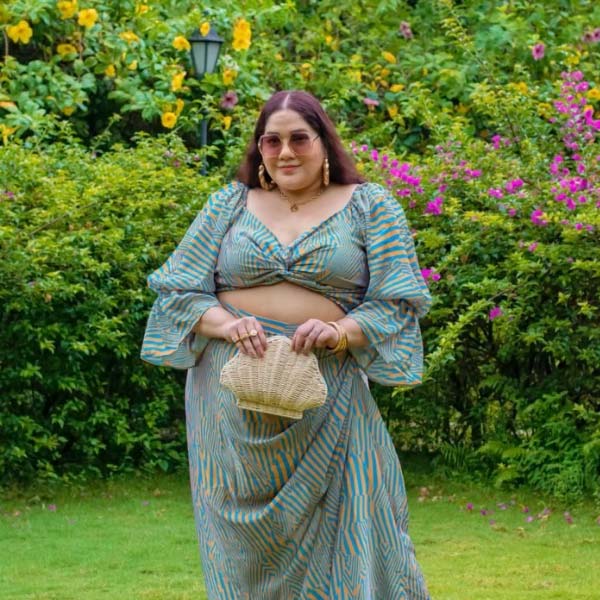 মোটা হয়েও কিনা স্যুইমসুট পরবেন! এ নিয়ে কম সমালোচনা শুনতে হয়নি তানভিকে। তবে নিন্দকদের কথায় কান দেননি। ২০১৭ সালে প্রথম বার বিকিনি পরেন এই ‘ডিজিটাল কনটেন্ট ক্রিয়েটার’। তার পর থেকে তাঁর চেহারা নিয়ে যে ভীতি, তা কেটে গিয়েছিল।