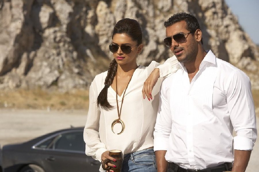 তার পর একে একে ‘জ়িন্দা’, ‘সাত খুন মাফ’, ‘নিউ ইয়র্ক’, ‘মুম্বই সাগা’ প্রভৃতি ছবিতে খলনায়ক সেজেছেন জন। ‘এক ভিলেন রিটার্নস’, ‘রেস ৩’-র মতো পুরোদস্তুর অ্যাকশন ছবিতেও জনকেই খলনায়ক হিসাবে বেছে নিয়েছিলেন নির্মাতারা।