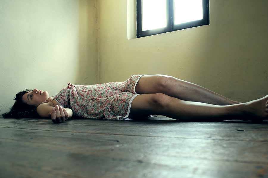 অবশ্য এঁদের কেউ কেউ ক্যানসারের মতো রোগেও আক্রান্ত হয়েছেন। বিষক্রিয়াতেও মৃত্যু হয়েছে বেশ কয়েক জনের।