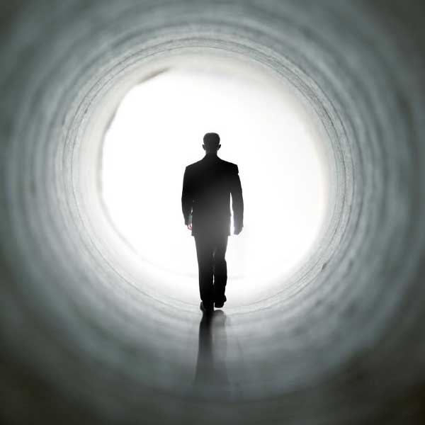 কিন্তু হঠাৎ ২৭ বছর বয়সেই কেন মৃত্যু এই তারকাদের?