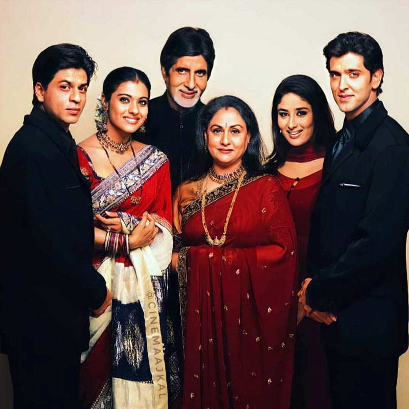 ২০০১ সালেই মুক্তি পেয়েছিল ‘কভি খুশি কভি গম’। অমিতাভ বচ্চন, জয়া বচ্চন, কাজল, করিনা কপূর, হৃতিক রোশনের মতো তারকারা এই ছবিতে অভিনয় করেছিলেন।