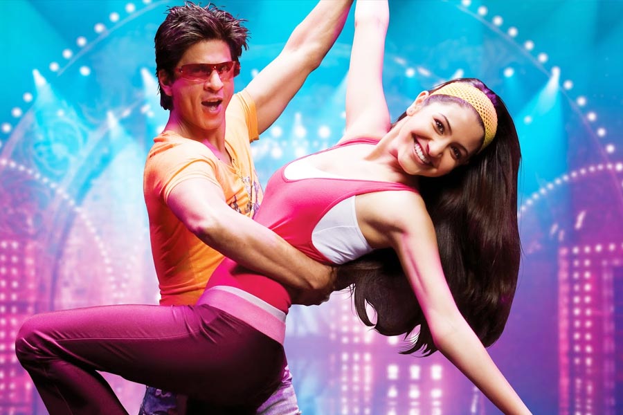 ২০০৮ সালে আদিত্য চোপড়ার পরিচালনায় ‘রব নে বনা দি জোড়ি’ ছবিতে শাহরুখের বিপরীতে অভিনয় করতে দেখা যায় অনুষ্কা শর্মাকে।