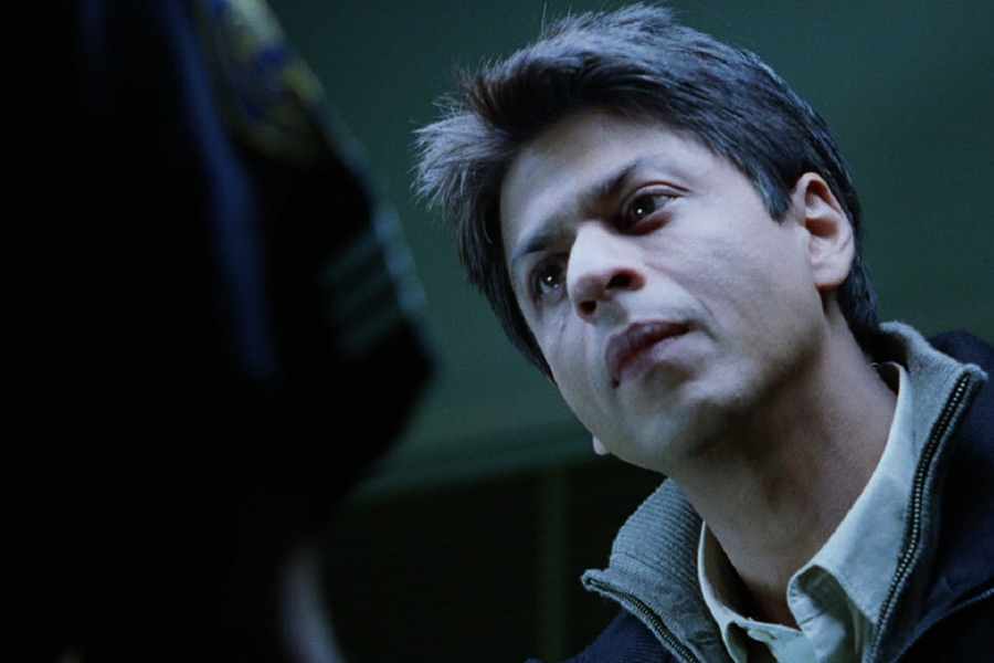 ২০১০ সালে কর্ণ জোহরের পরিচালনায় ‘মাই নেম ইজ খান’ ছবিতে শাহরুখের অভিনয় দেখে দর্শক অভিভূত হয়ে গিয়েছিলেন। চিত্রনাট্যও ছিল মন ছুঁয়ে যাওয়ার মতো।