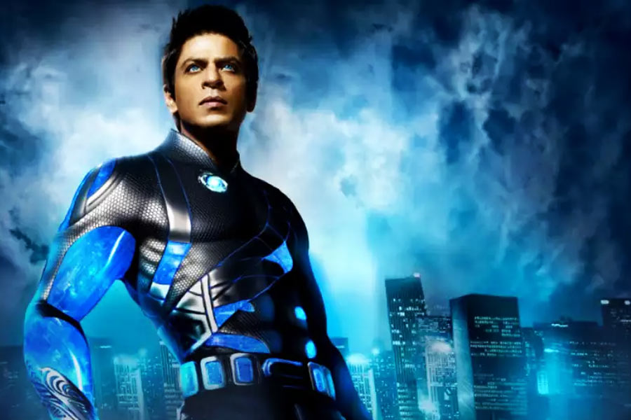 অনুভব সিনহার পরিচালনায় ২০১১ সালে মুক্তি পেয়েছিল ‘রা.ওয়ান’ ছবিতে। এই ছবিতে ভিডিয়ো গেমসের এক সুপারহিরোর চরিত্রে অভিনয় করেছিলেন শাহরুখ।