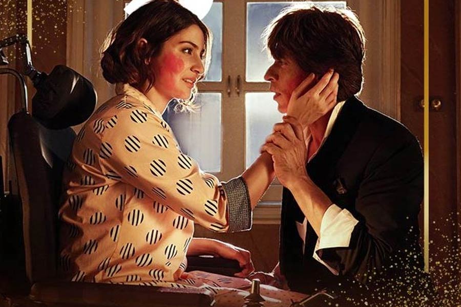 আনন্দ এল রাই পরিচালিত ‘জিরো’ ছবিতে শাহরুখকে বামনের চরিত্রে অভিনয় করতে দেখা যায়। এই ছবিতে শাহরুখের সঙ্গে অনুষ্কা শর্মা এবংক ক্যাটরিনা কইফ অভিনয় করেছিলেন। ক্যামিয়ো চরিত্রে ছিলেন সলমন খান।