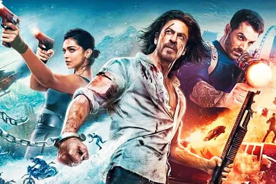 ‘পাঠান’ যশরাজ ফিল্মসের সঙ্গে শাহরুখের একাদশ ছবি এবং দীপিকার তৃতীয় ছবি।