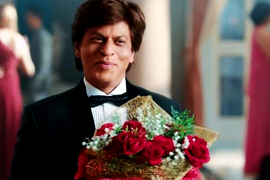 প্রায় চার বছর পর আবার বড় পর্দায় মুক্তি পেল শাহরুখের সিনেমা। তাঁর শেষ সিনেমা ছিল ‘জ়িরো’। মুক্তি পেয়েছিল ২০১৮ সালে।