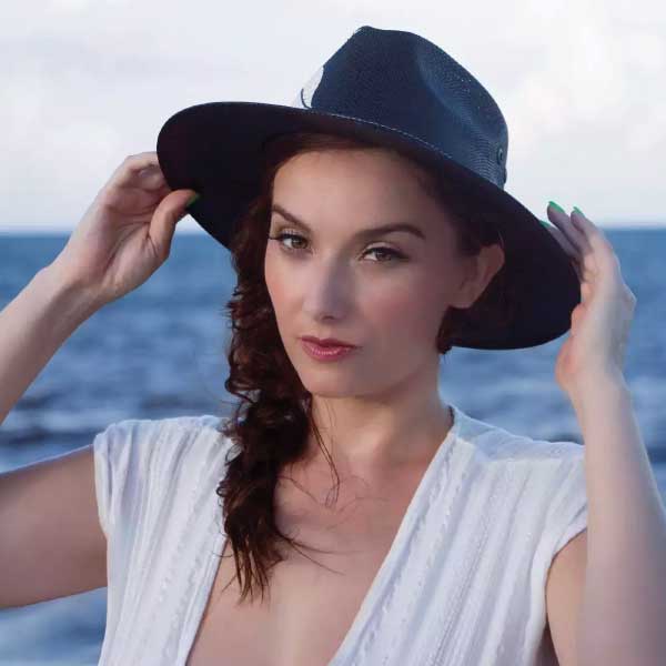 সংবাদমাধ্যম ‘হিন্দুস্তান টাইমস’-এর সঙ্গে সাক্ষাত্কারে র‌্যাচেল তাঁর ভারত এবং বলিউডে যাত্রা করার বিষয়ে এবং পাঠান-এ কাজ করার অভিজ্ঞতা নিয়ে কথা বলেছেন।