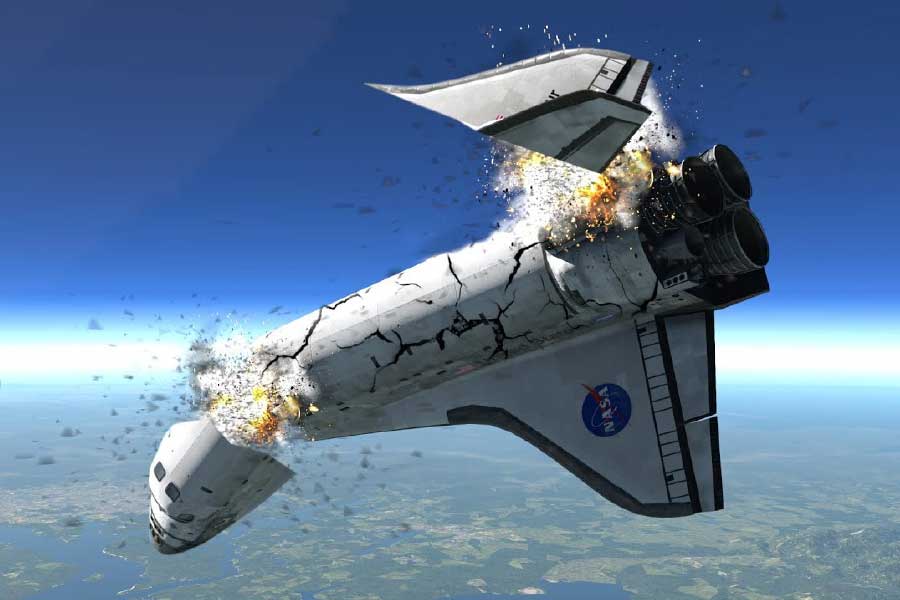 কল্পনা ১৯৮৮ সালে নাসাতে তাঁর কর্মজীবন শুরু করেন। ১৯৯৭ সালের ১৯ নভেম্বর কল্পনা তাঁর প্রথম মহাকাশ যাত্রা করেন। তিনিই ছিলেন প্রথম ভারতীয় মহিলা, যিনি মহাকাশ অভিযানে গিয়েছিলেন।